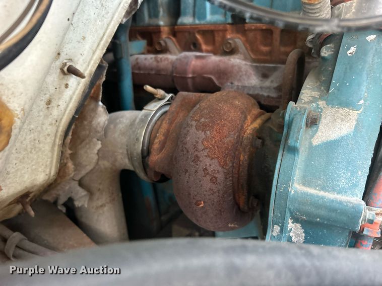 image for item EG1000 1998 International  4900 crane truck