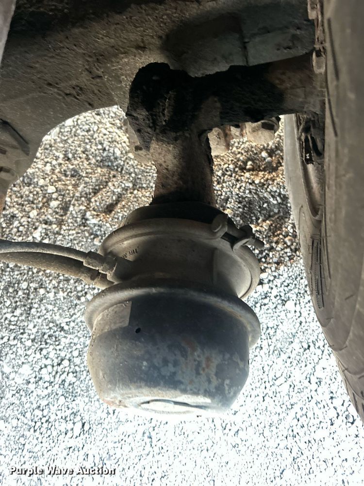 image for item EG1000 1998 International  4900 crane truck