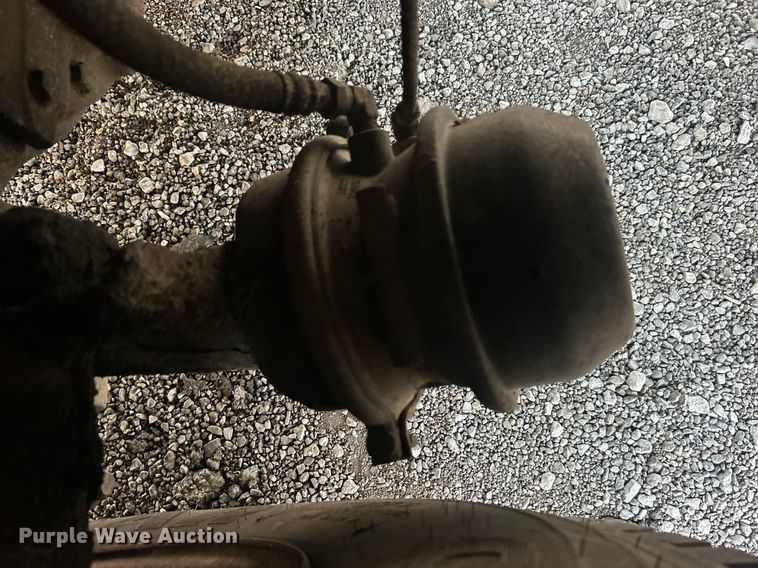 image for item EG1000 1998 International  4900 crane truck