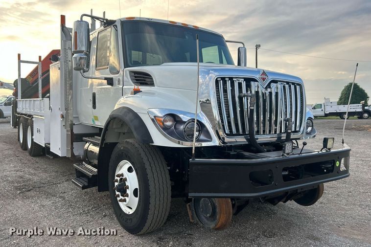 image for item EG1001 2008 International  7500 crane truck