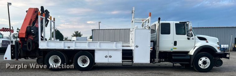 image for item EG1001 2008 International  7500 crane truck