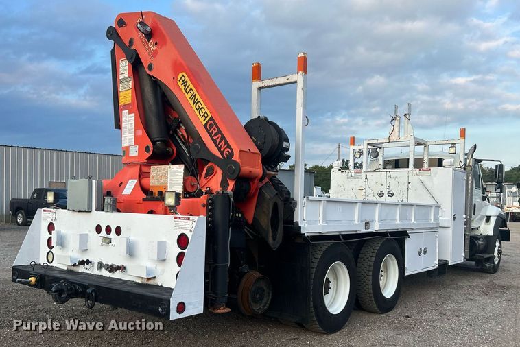 image for item EG1001 2008 International  7500 crane truck