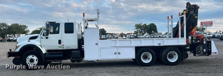 image for item EG1001 2008 International  7500 crane truck