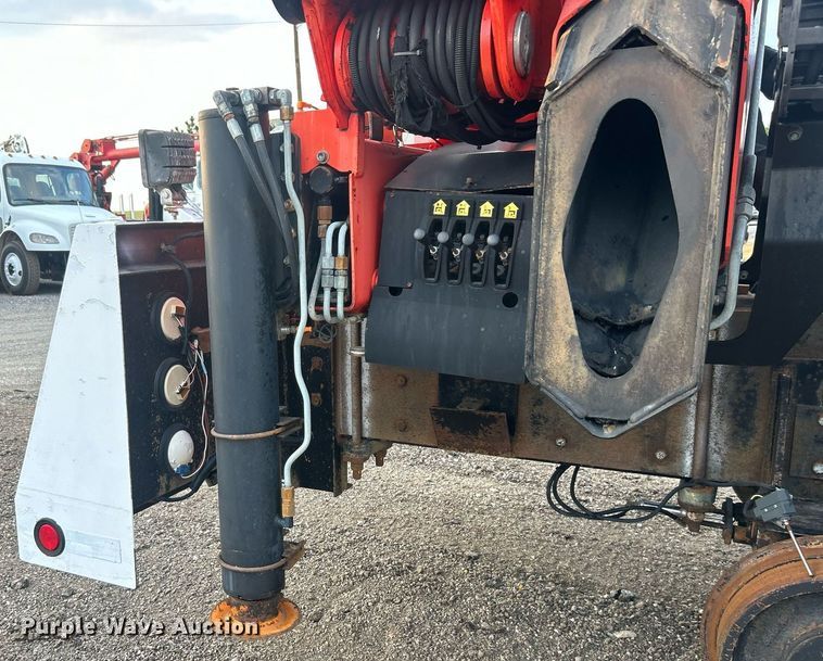 image for item EG1001 2008 International  7500 crane truck