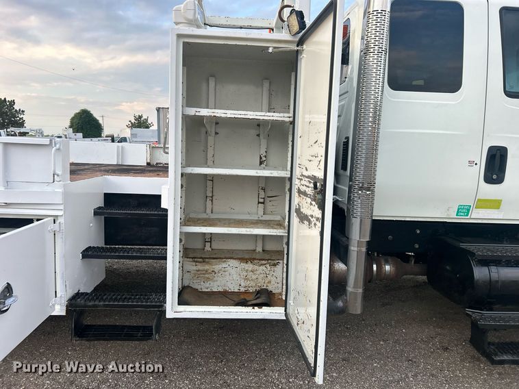 image for item EG1001 2008 International  7500 crane truck