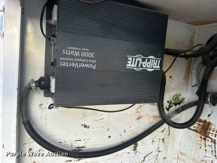 image for item EG1001 2008 International  7500 crane truck