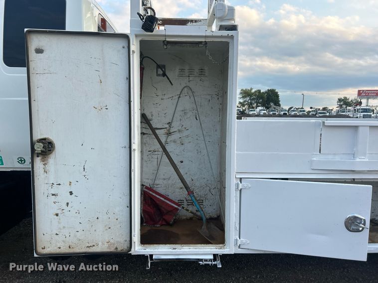 image for item EG1001 2008 International  7500 crane truck