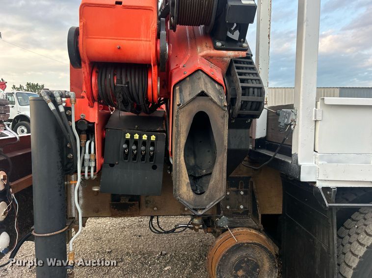 image for item EG1001 2008 International  7500 crane truck