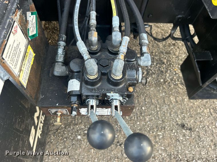 image for item EG1001 2008 International  7500 crane truck