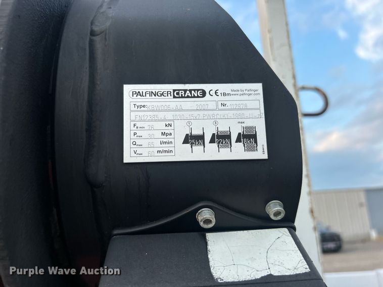 image for item EG1001 2008 International  7500 crane truck