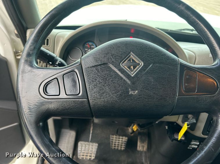 image for item EG1001 2008 International  7500 crane truck