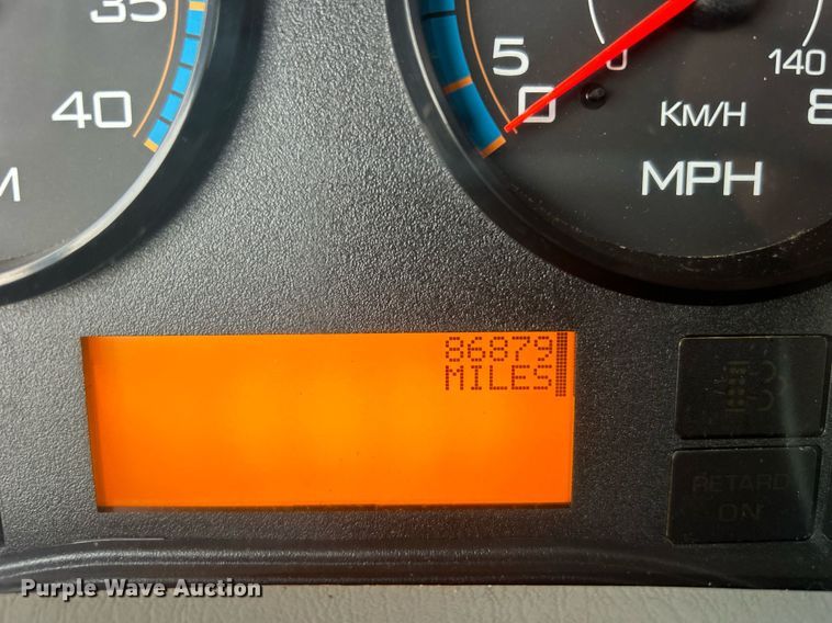 image for item EG1001 2008 International  7500 crane truck