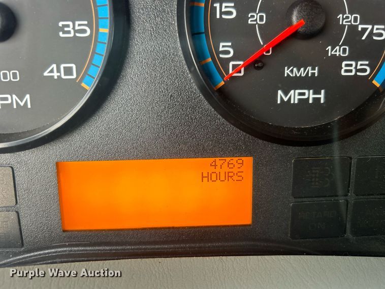 image for item EG1001 2008 International  7500 crane truck