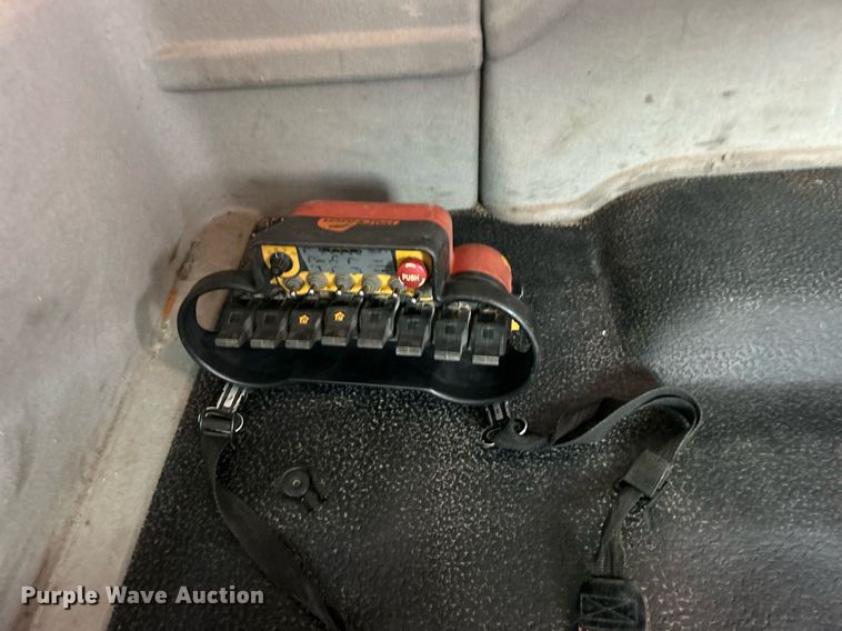 image for item EG1001 2008 International  7500 crane truck