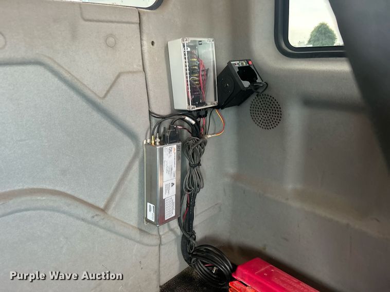 image for item EG1001 2008 International  7500 crane truck