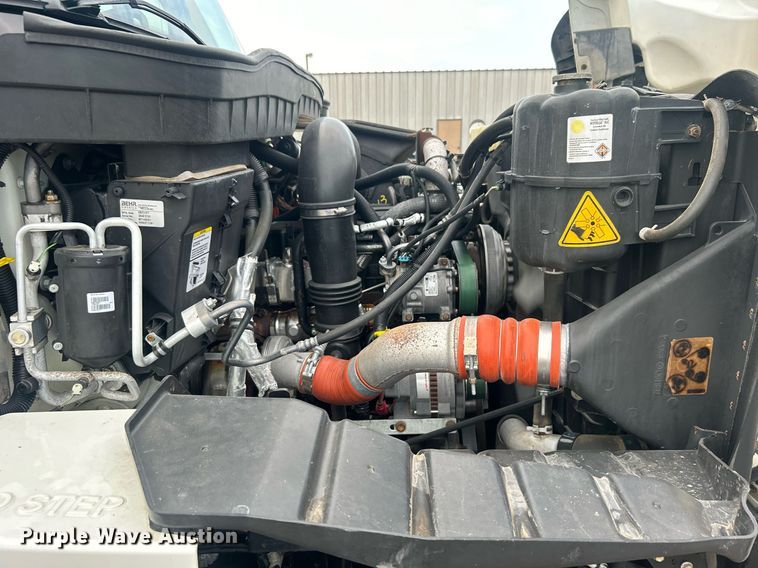 image for item EG1001 2008 International  7500 crane truck