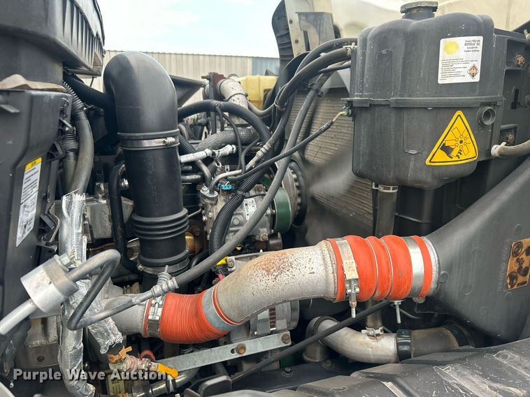 image for item EG1001 2008 International  7500 crane truck