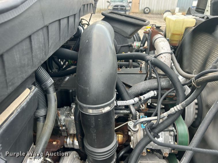 image for item EG1001 2008 International  7500 crane truck