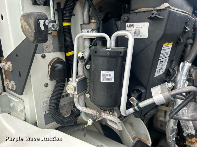 image for item EG1001 2008 International  7500 crane truck