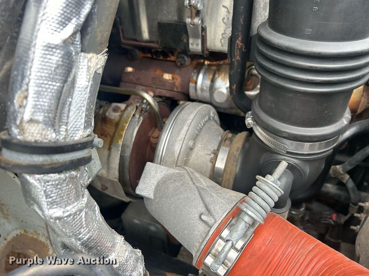 image for item EG1001 2008 International  7500 crane truck