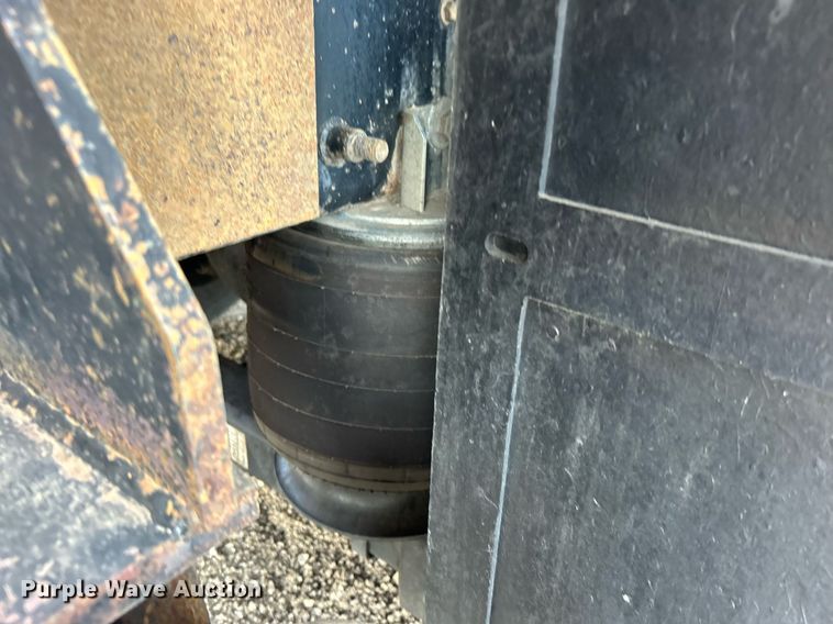 image for item EG1001 2008 International  7500 crane truck