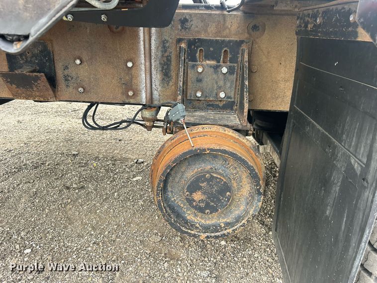 image for item EG1001 2008 International  7500 crane truck