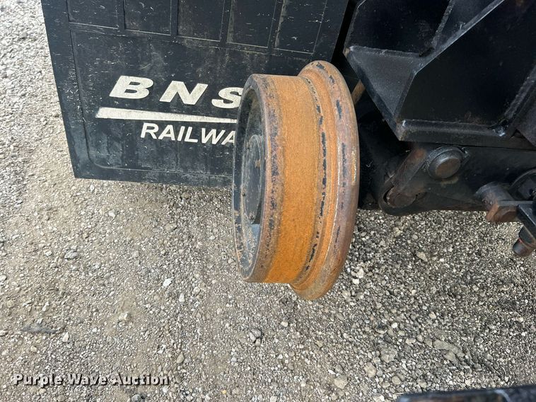 image for item EG1001 2008 International  7500 crane truck