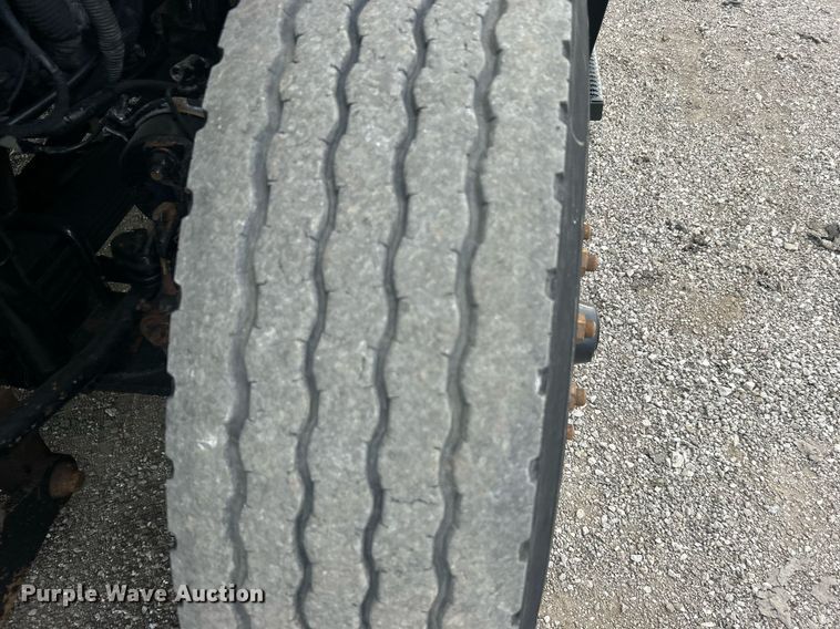 image for item EG1001 2008 International  7500 crane truck