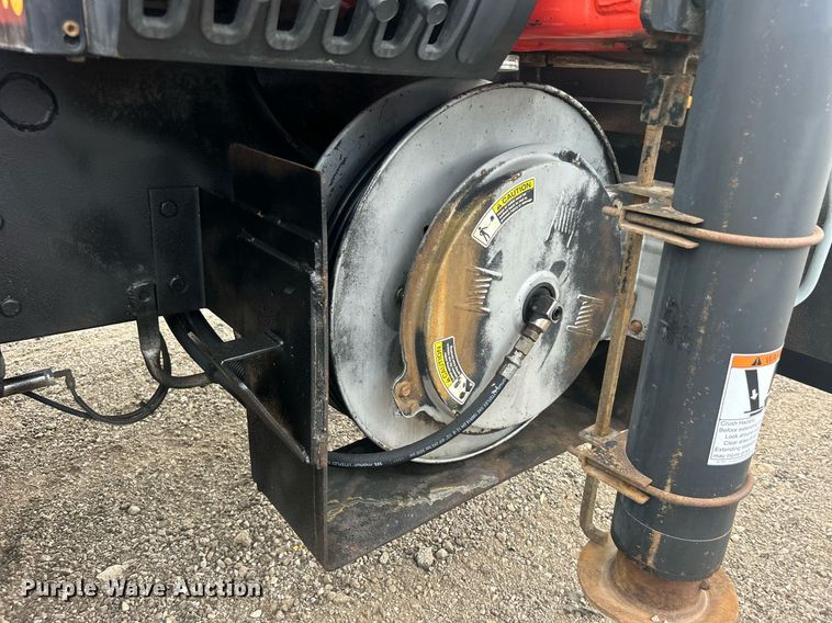 image for item EG1001 2008 International  7500 crane truck