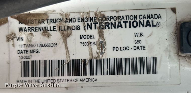 image for item EG1001 2008 International  7500 crane truck