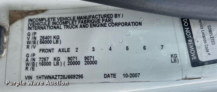 image for item EG1001 2008 International  7500 crane truck