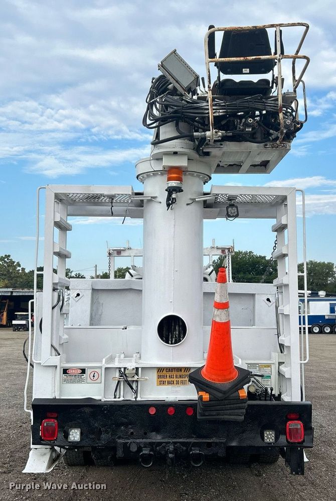 image for item EG1003 2010 Freightliner  Business Class M2 grapple crane truck