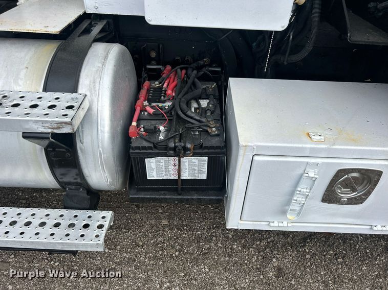 image for item EG1003 2010 Freightliner  Business Class M2 grapple crane truck