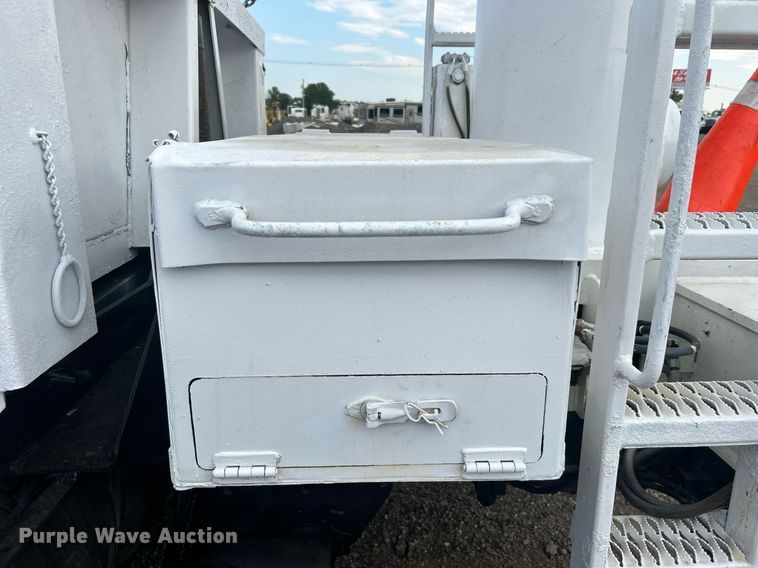 image for item EG1003 2010 Freightliner  Business Class M2 grapple crane truck