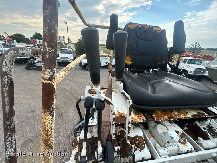 image for item EG1003 2010 Freightliner  Business Class M2 grapple crane truck