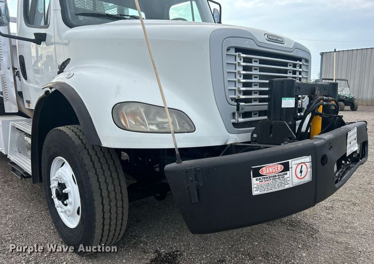 image for item EG1003 2010 Freightliner  Business Class M2 grapple crane truck