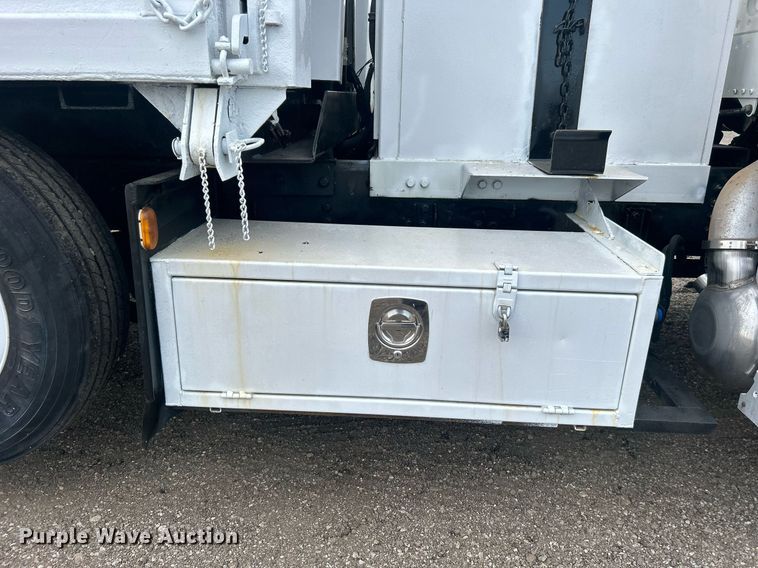 image for item EG1003 2010 Freightliner  Business Class M2 grapple crane truck