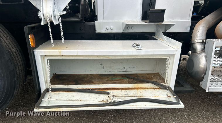 image for item EG1003 2010 Freightliner  Business Class M2 grapple crane truck