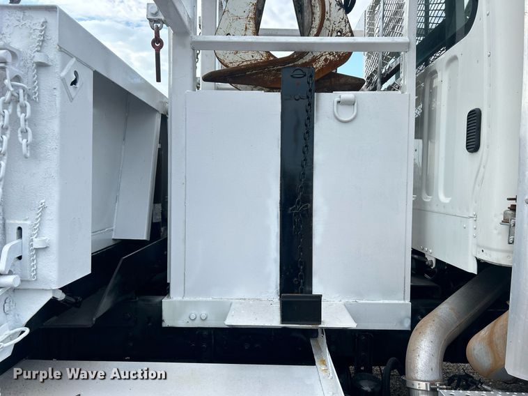 image for item EG1003 2010 Freightliner  Business Class M2 grapple crane truck