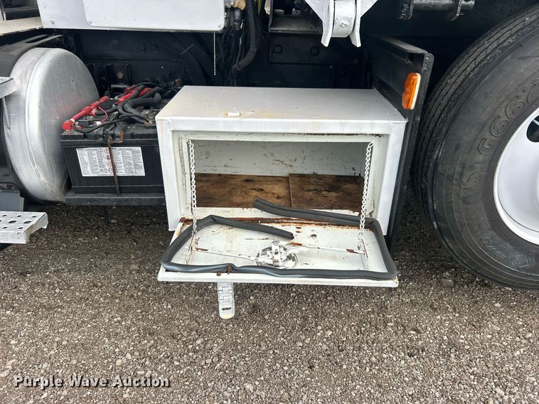 image for item EG1003 2010 Freightliner  Business Class M2 grapple crane truck