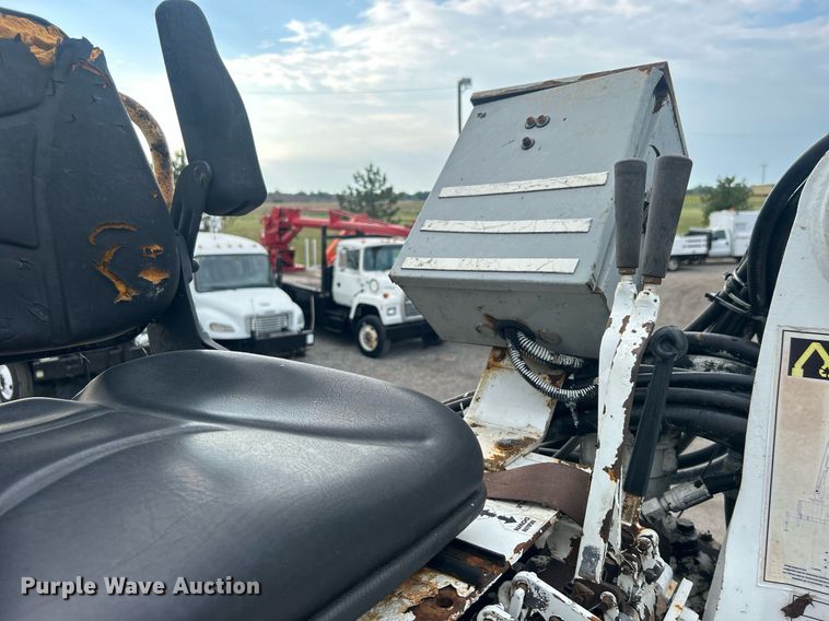 image for item EG1003 2010 Freightliner  Business Class M2 grapple crane truck