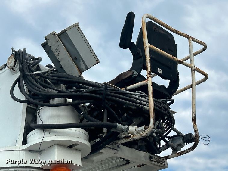 image for item EG1003 2010 Freightliner  Business Class M2 grapple crane truck