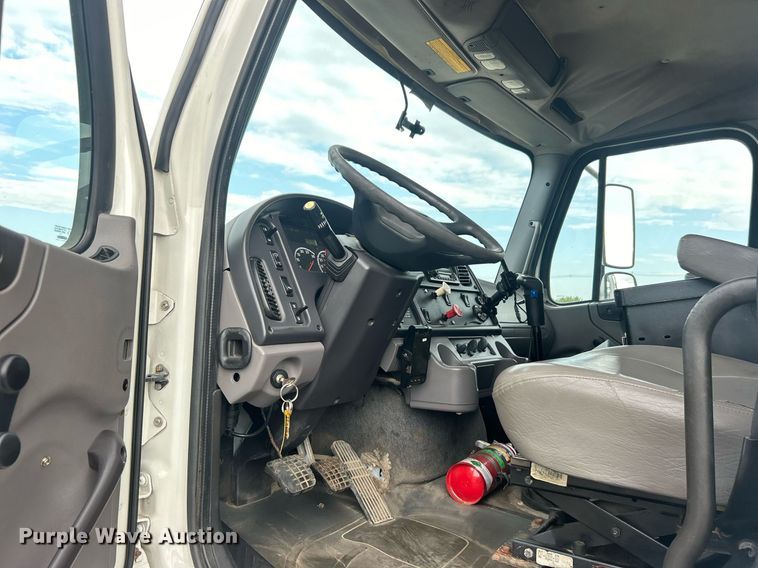 image for item EG1003 2010 Freightliner  Business Class M2 grapple crane truck