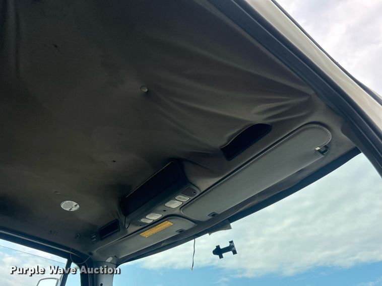 image for item EG1003 2010 Freightliner  Business Class M2 grapple crane truck