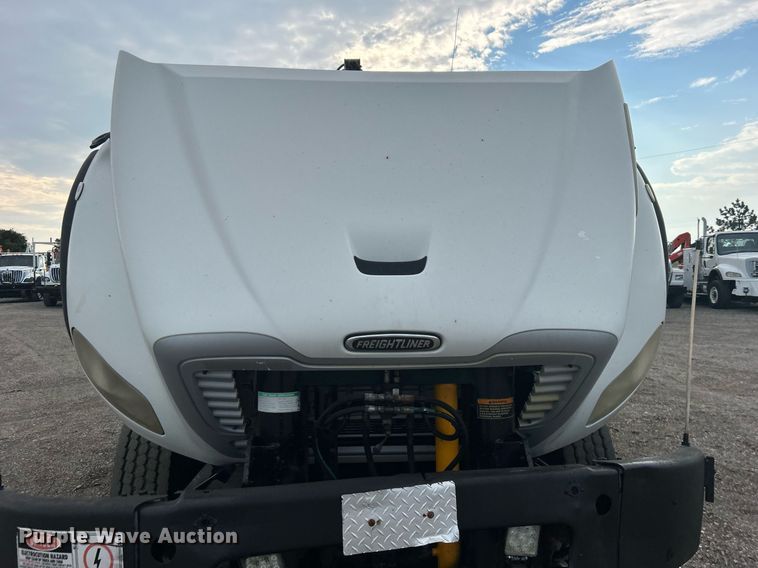 image for item EG1003 2010 Freightliner  Business Class M2 grapple crane truck