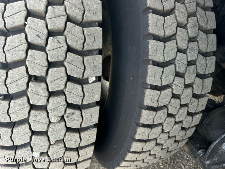 image for item EG1003 2010 Freightliner  Business Class M2 grapple crane truck