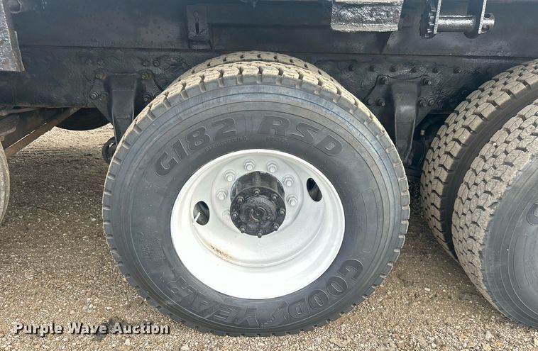 image for item EG1003 2010 Freightliner  Business Class M2 grapple crane truck