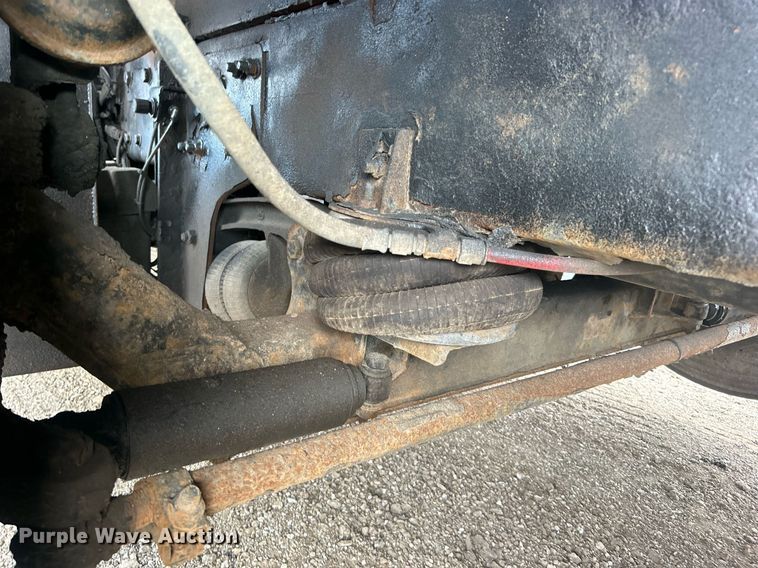 image for item EG1003 2010 Freightliner  Business Class M2 grapple crane truck