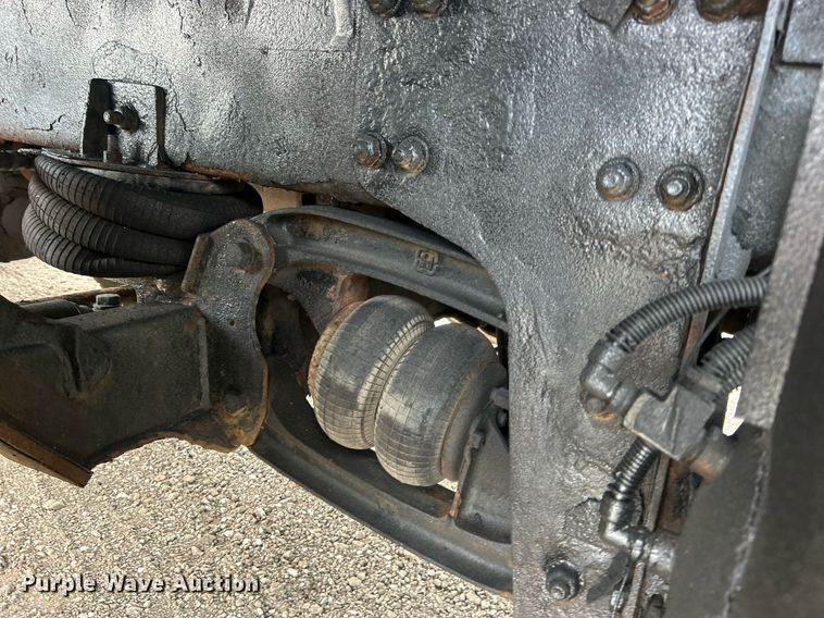 image for item EG1003 2010 Freightliner  Business Class M2 grapple crane truck