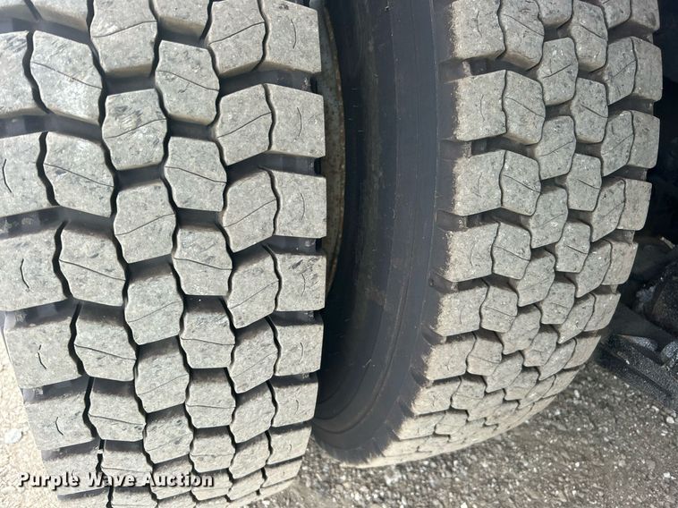 image for item EG1003 2010 Freightliner  Business Class M2 grapple crane truck